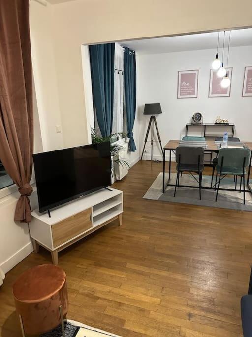 Amiens : Appartement Centre Ville Екстер'єр фото