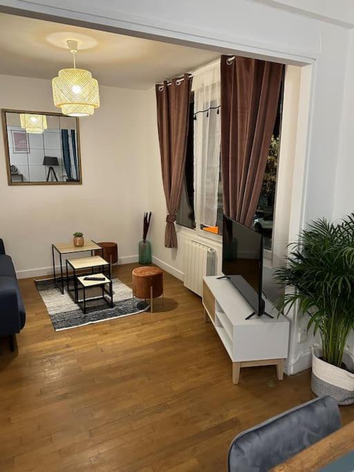 Amiens : Appartement Centre Ville Екстер'єр фото